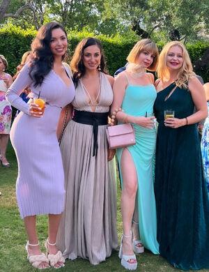 Tara Yazdi photo 524