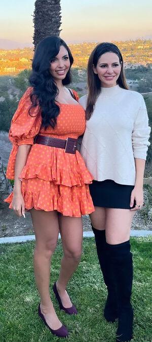 Tara Yazdi photo 528