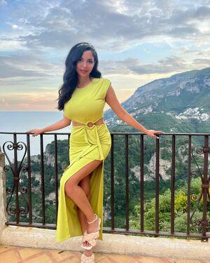 Tara Yazdi photo 532