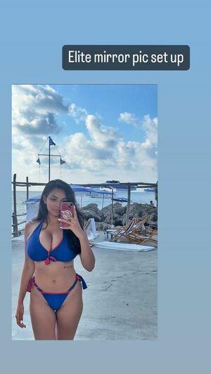 Tara Yazdi photo 536