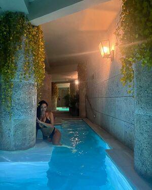 Tara Yazdi photo 541