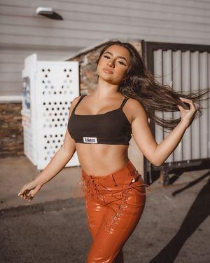 Tatiana McQuay photo 11