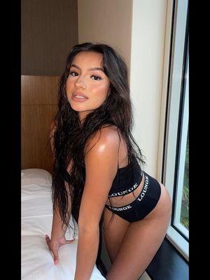 Tatiana McQuay photo 82