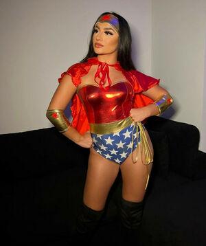 Tatiana McQuay photo 120