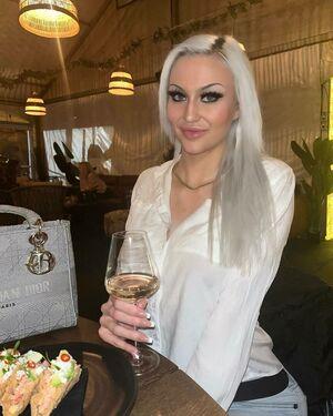 tawneycavanni_xoox photo 10