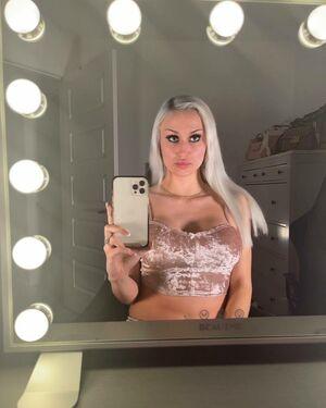 tawneycavanni_xoox photo 12