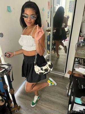 thereal_mayafarrell photo 1