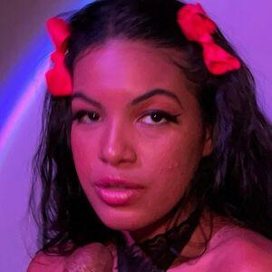 Profile photo of thereal_mayafarrell