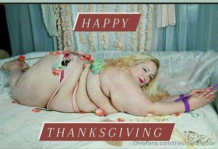 theviviennerose photo 7