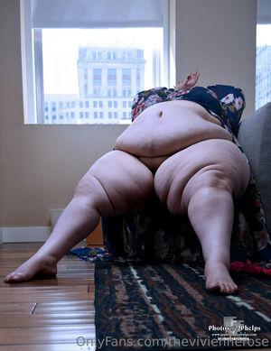 theviviennerose photo 12