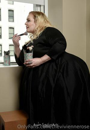 theviviennerose photo 42