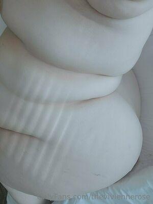 theviviennerose photo 73