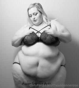 theviviennerose photo 83