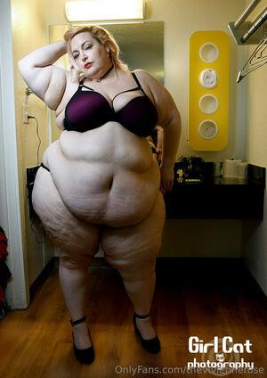 theviviennerose photo 180