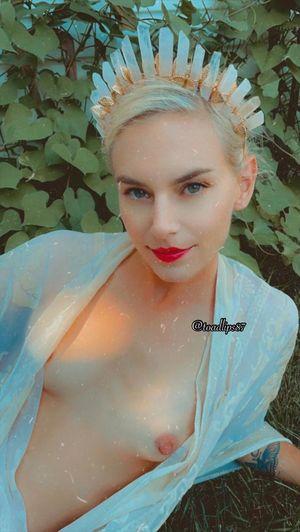 toadlips87 photo 164