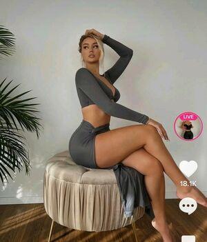 Uresa Zogu photo 10