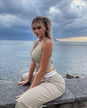 Uresa Zogu photo 72