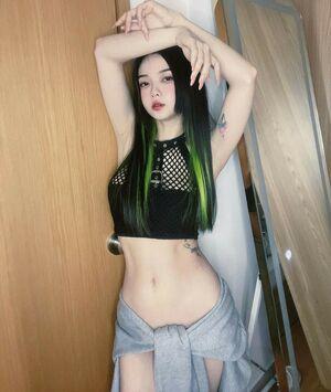 Vickie Bae photo 19