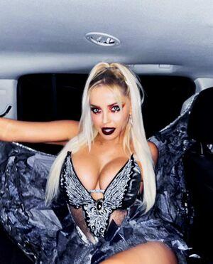 Violet Benson photo 20