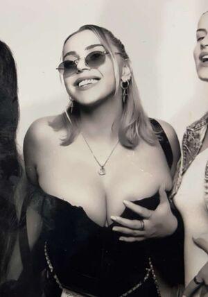 Violet Benson photo 29