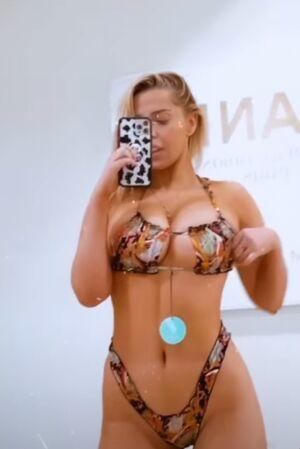 Violet Benson photo 36