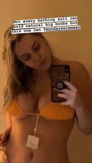 Violet Benson photo 52