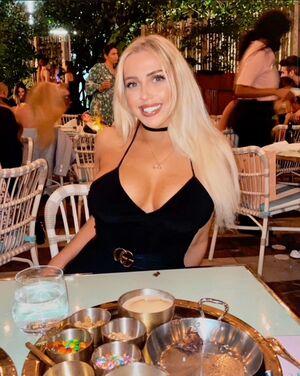 Violet Benson photo 61