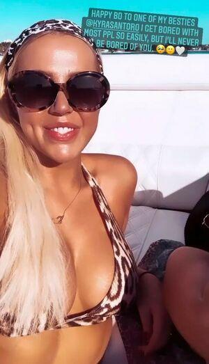 Violet Benson photo 67