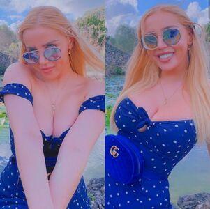 Violet Benson photo 70