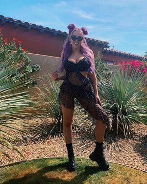 Violet Benson photo 78