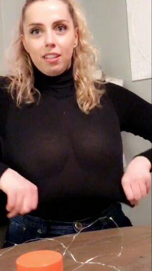 Violet Benson photo 98