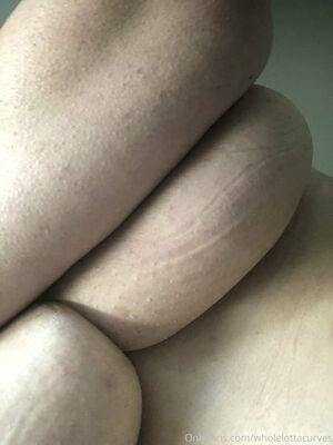 wholelottacurves photo 6