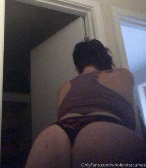 wholelottacurves photo 24