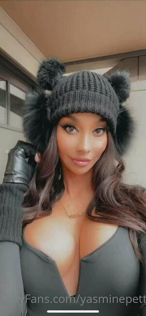 Yasmine Petty photo 5