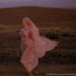 Yasmine Petty photo 26