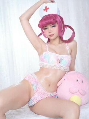 ZinieQ Cosplayer photo 2