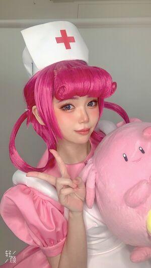 ZinieQ Cosplayer photo 28