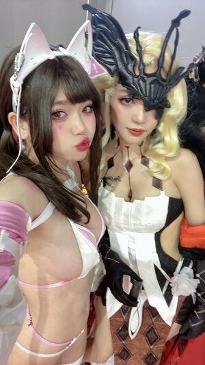 ZinieQ Cosplayer photo 105