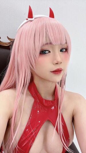 ZinieQ Cosplayer photo 130