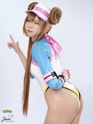ZinieQ Cosplayer photo 321