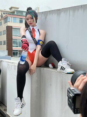 ZinieQ Cosplayer photo 327