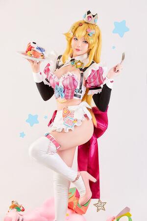 ZinieQ Cosplayer photo 345