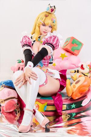 ZinieQ Cosplayer photo 354