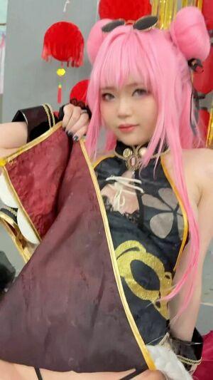 ZinieQ Cosplayer photo 376