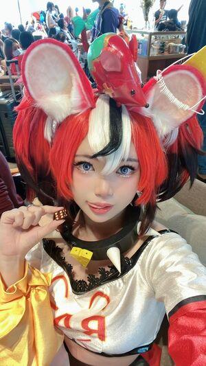 ZinieQ Cosplayer photo 451
