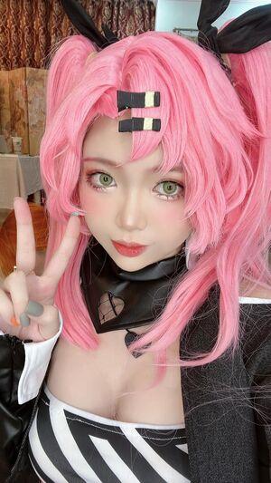 ZinieQ Cosplayer photo 500
