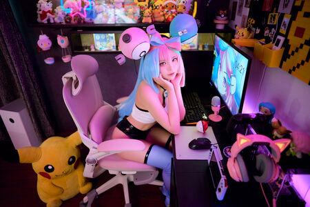 ZinieQ Cosplayer photo 509