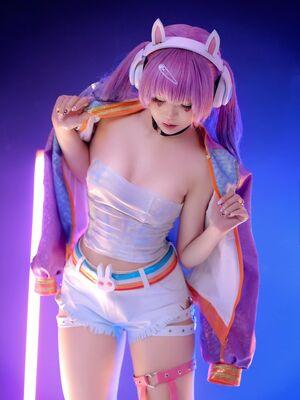 ZinieQ Cosplayer photo 556