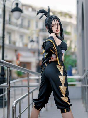 ZinieQ Cosplayer photo 612