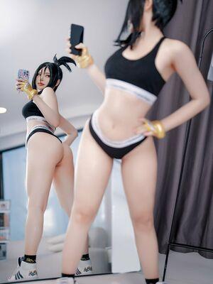 ZinieQ Cosplayer photo 613